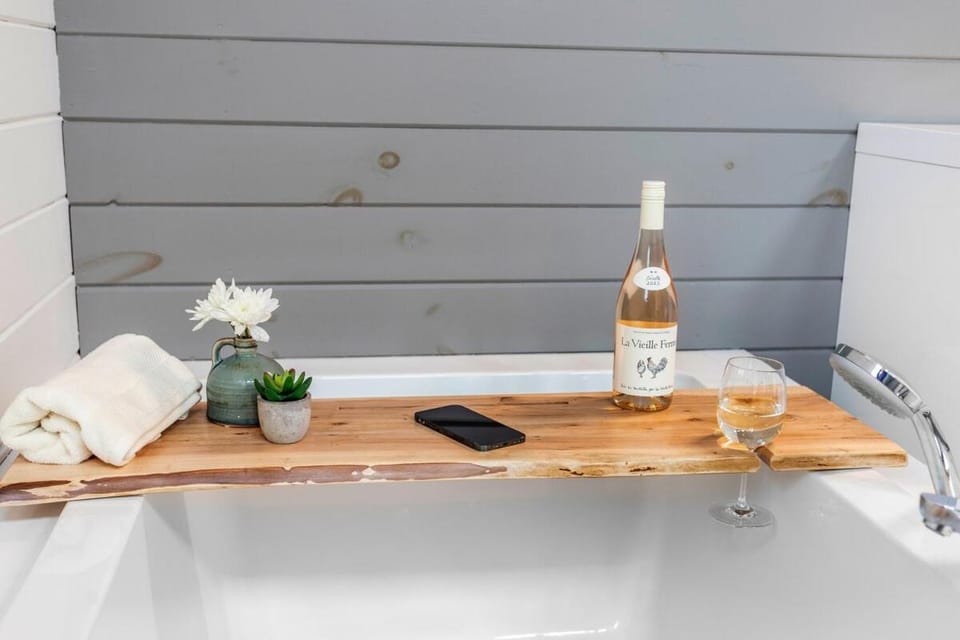 Bathroom, Bath