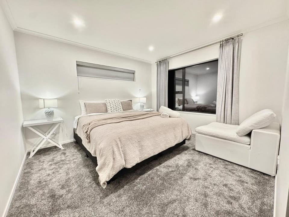 New 4BR Family Home in Greenhill Park, Chartwell Villa in Hamilton