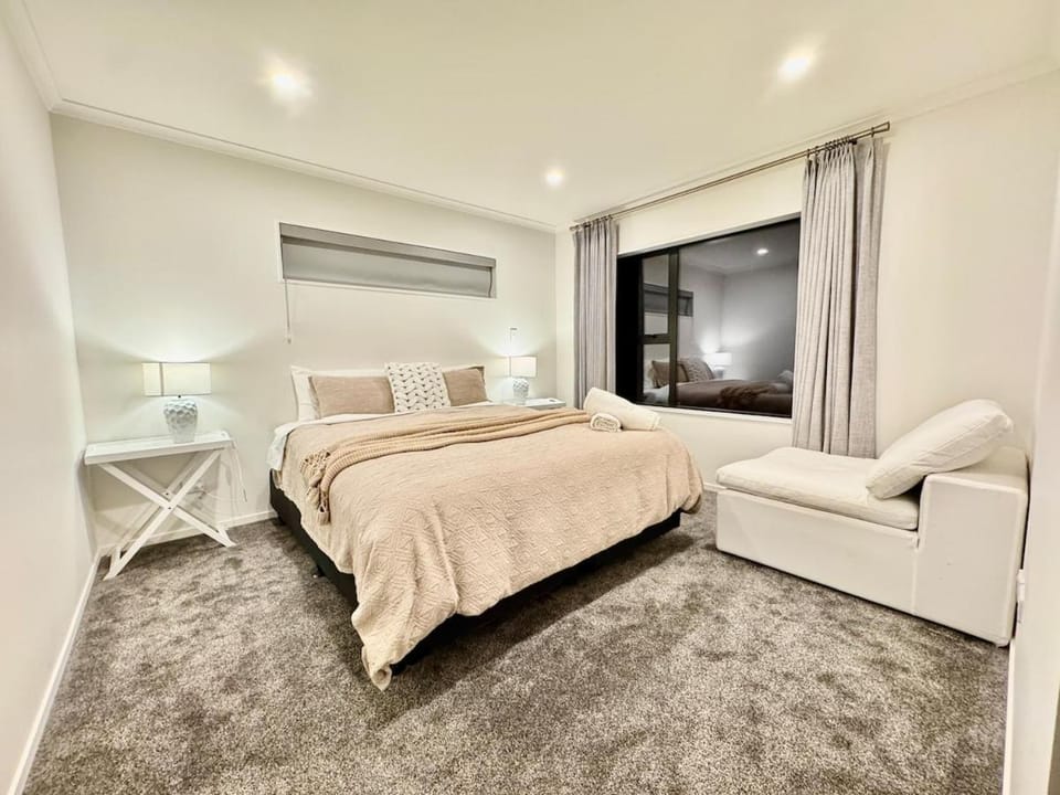 New 4BR Family Home in Greenhill Park, Chartwell Villa in Hamilton