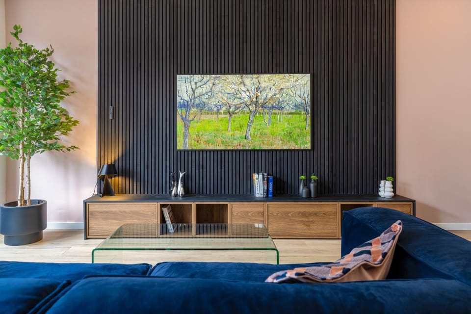 TV and multimedia, Living room, Seating area