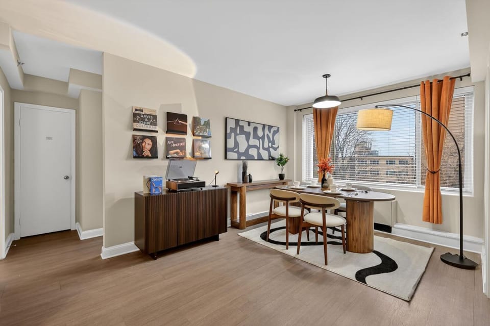 Living room, Dining area