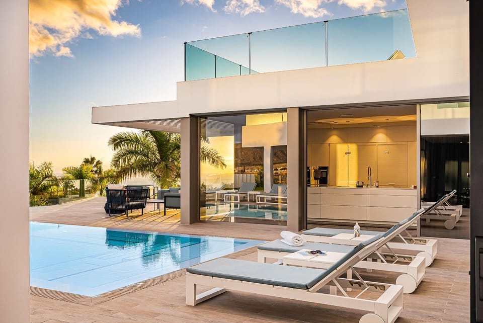 Wellness Villa - Heated Pool, Home Gym & Games Room Villa in Adeje
