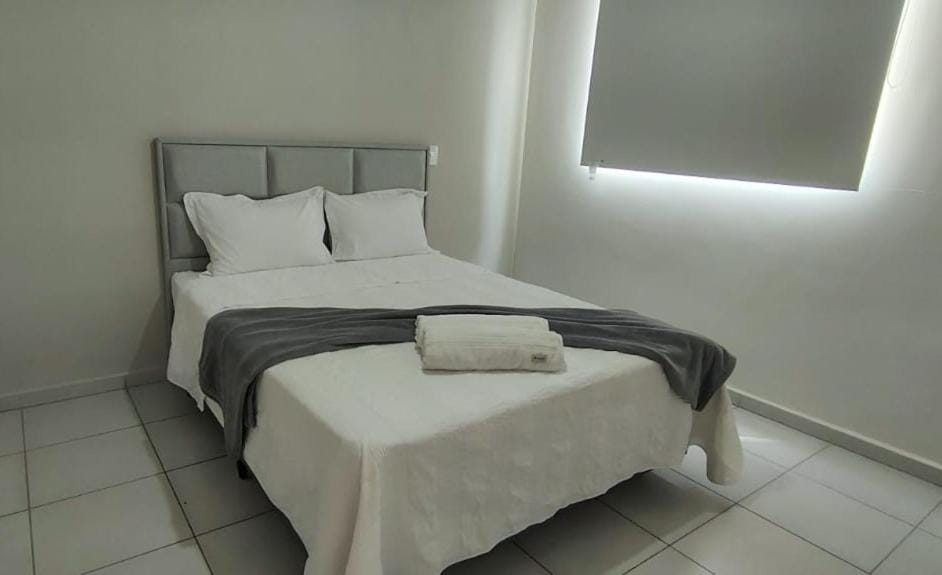 Photo of the whole room, Bedroom, towels