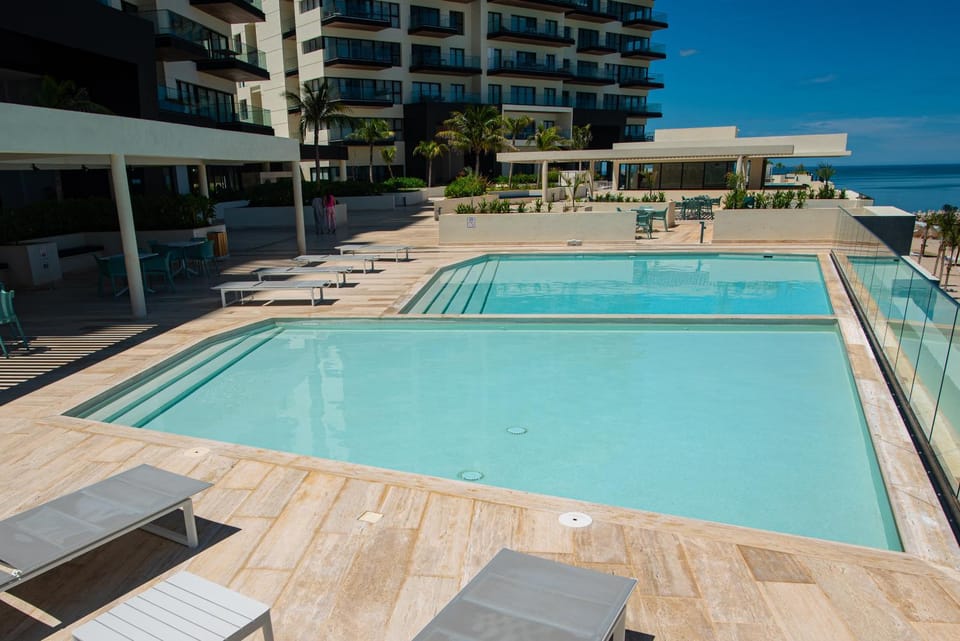 Property building, Sea view, Swimming pool, Swimming pool, sunbed