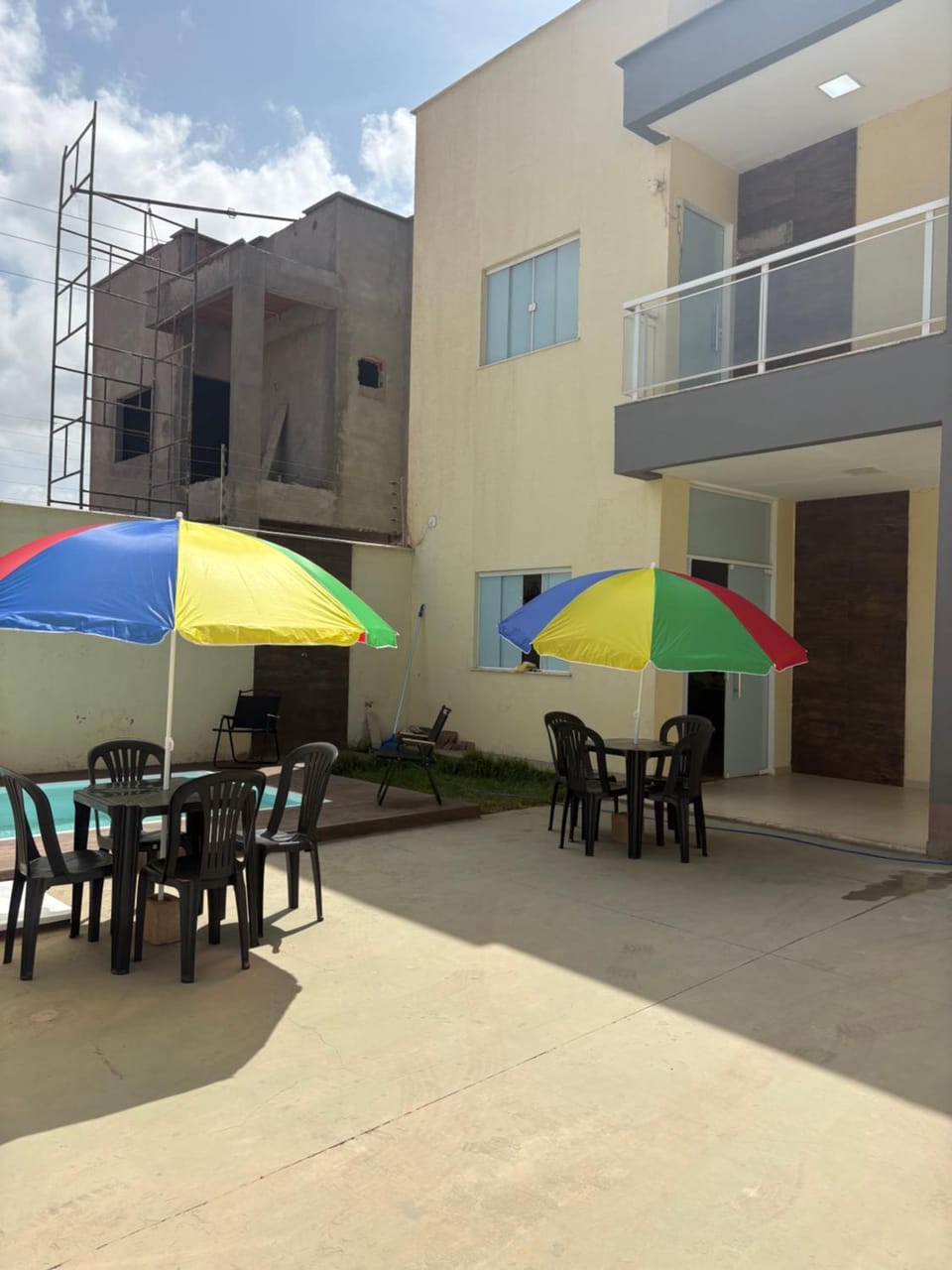 CASA COM PISCINA ATE 16 PESSOAS 700mts da praia do aracagy House in São Luís