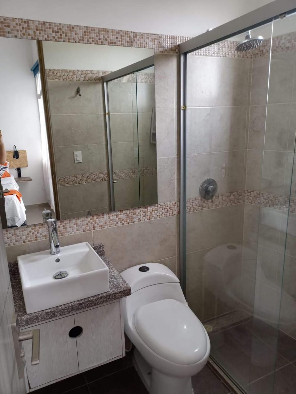 Shower, Toilet, Bathroom, towels