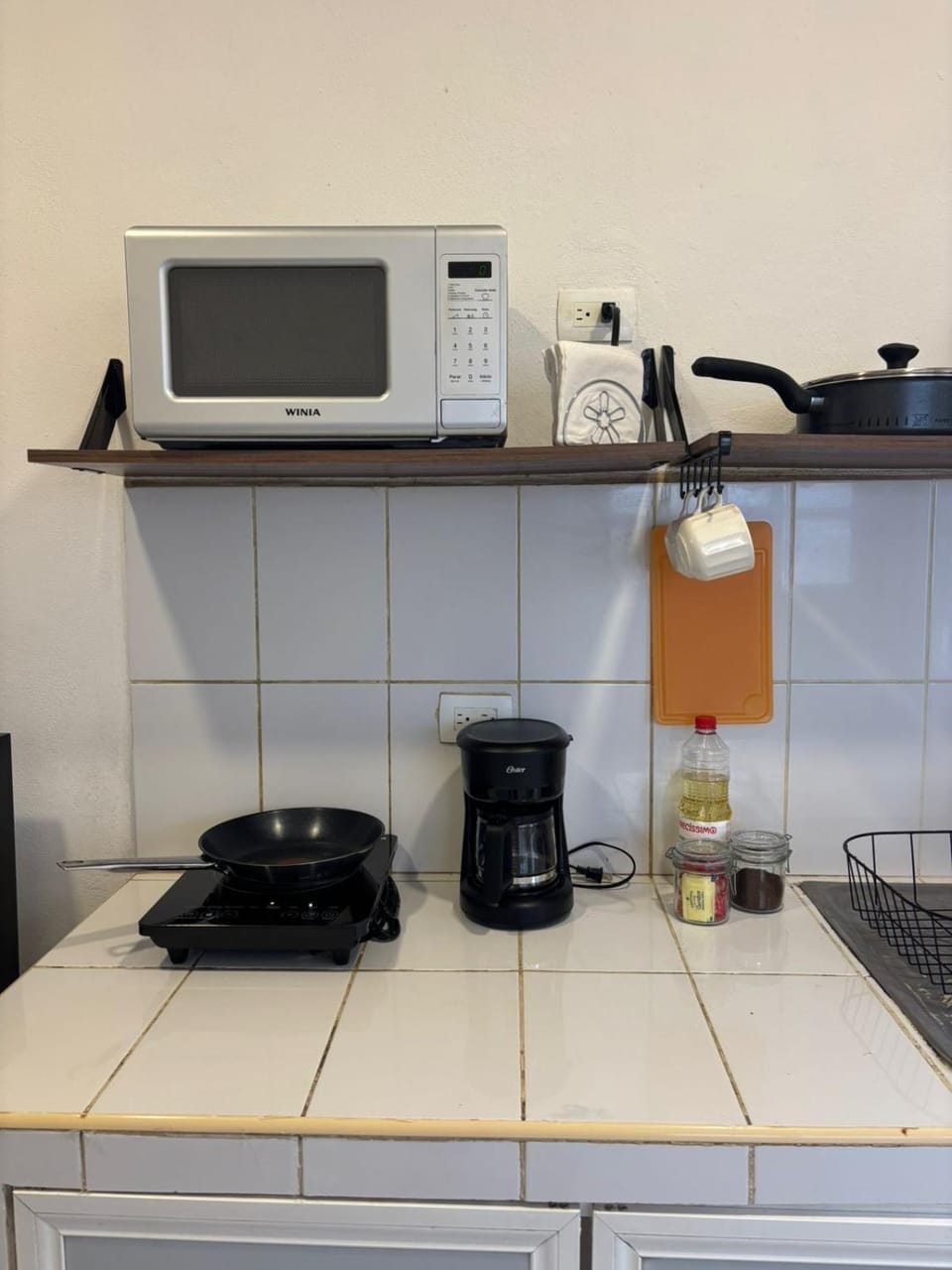 Coffee/tea facilities, Kitchen or kitchenette, minibar, pet friendly, stove