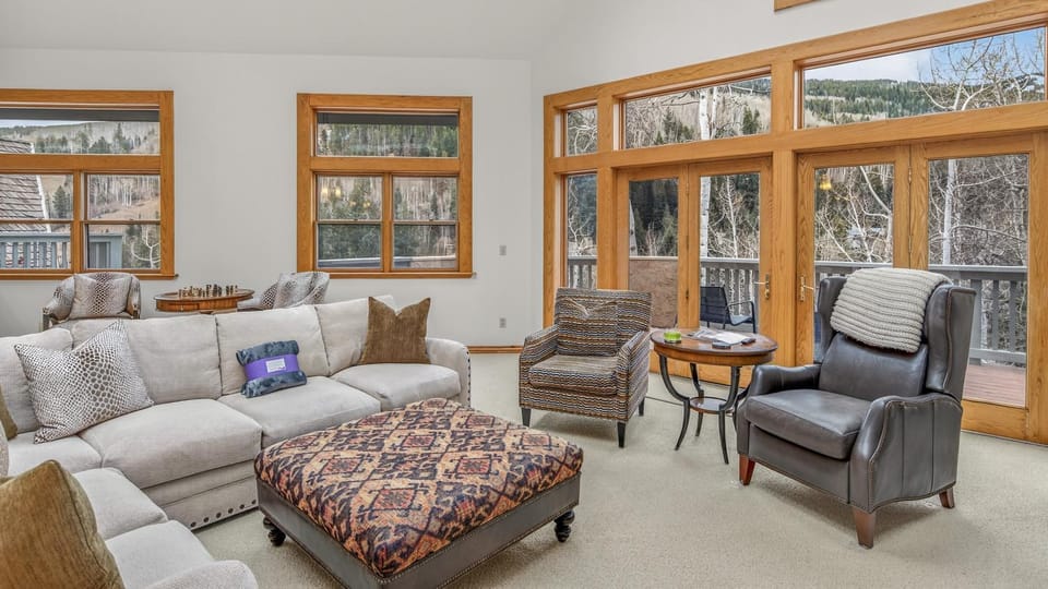 View (from property/room), Balcony/Terrace, Living room, Seating area, furniture