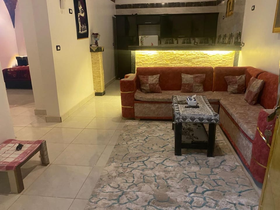 الاقصر مركز القرنة مدينة القرنة الجديدة بجوار كافتيريا الميدان Apartment in Luxor Governorate