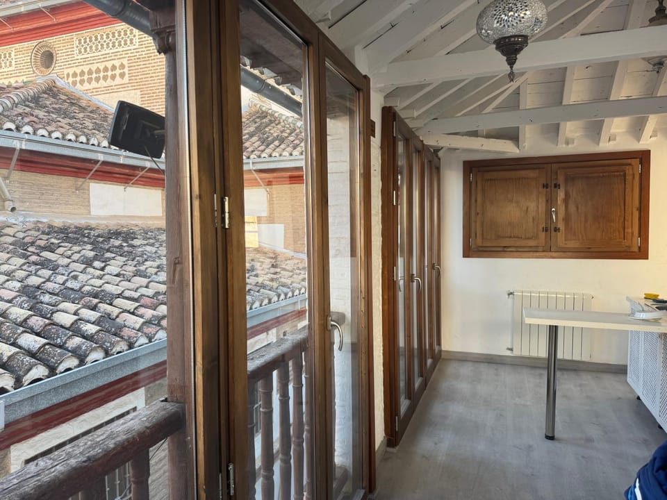 View (from property/room), Balcony/Terrace, Dining area