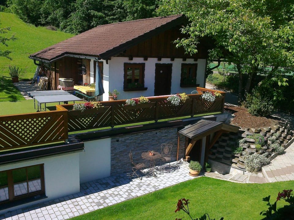 Table tennis, Garden view
