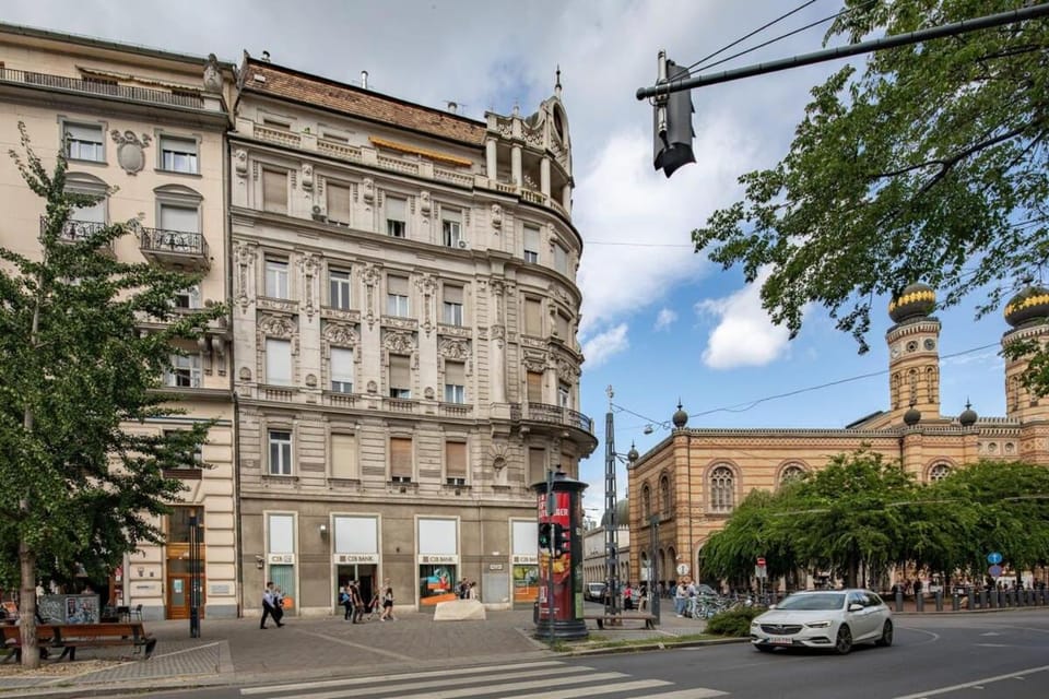 Super Central - Balcony - Luxy Apartment in Budapest