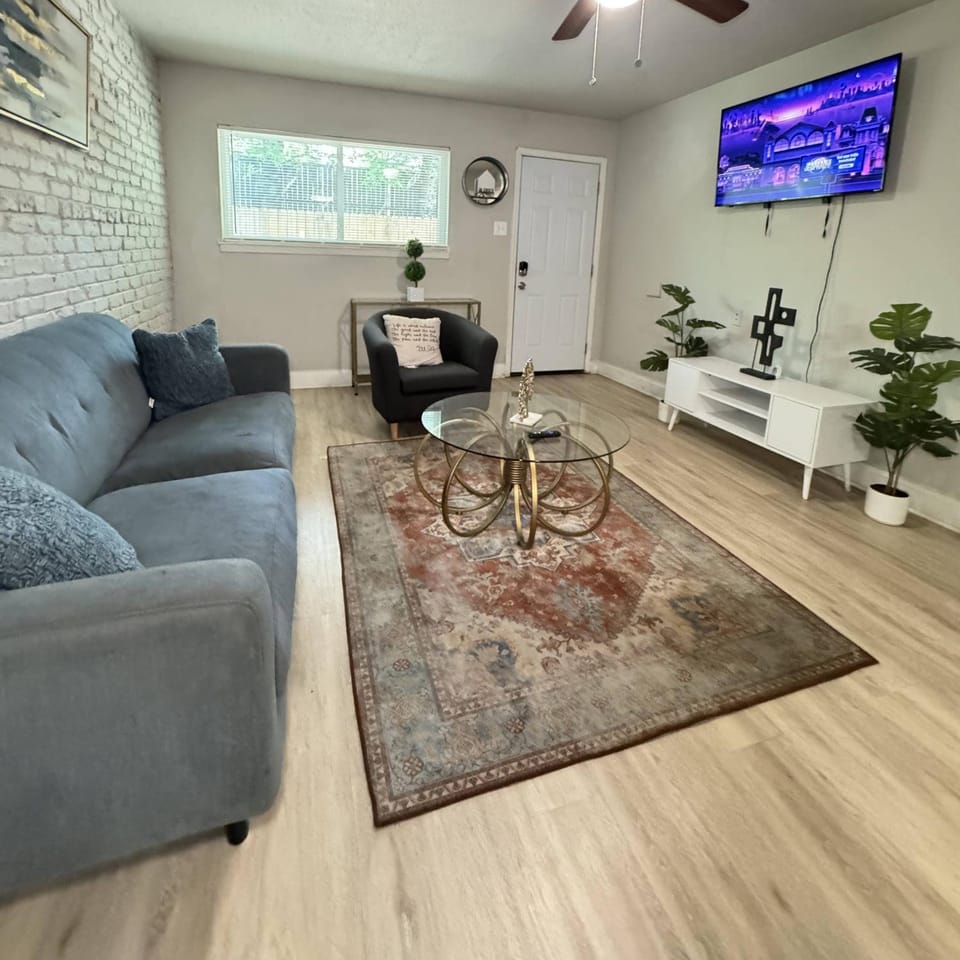 1 DT Dallas l FIFA WORLD CUP READY l 5 Min from Love Field Apartment in Dallas