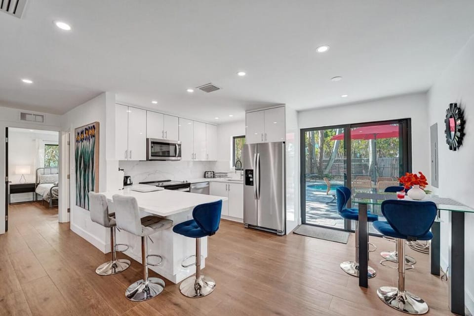 Cute 3 Bedroom 2 Bathroom Pool Home House in Hollywood