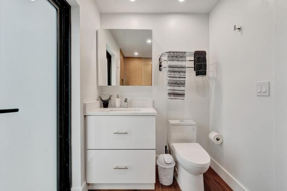 Cute 3 Bedroom 2 Bathroom Pool Home House in Hollywood