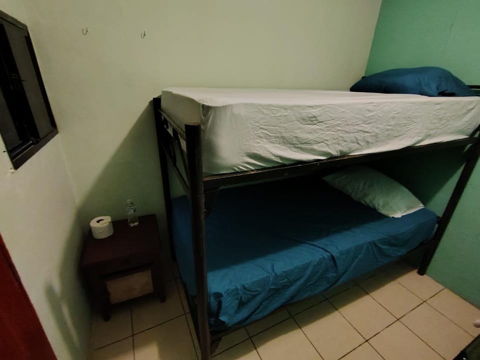 Bedroom, bunk bed