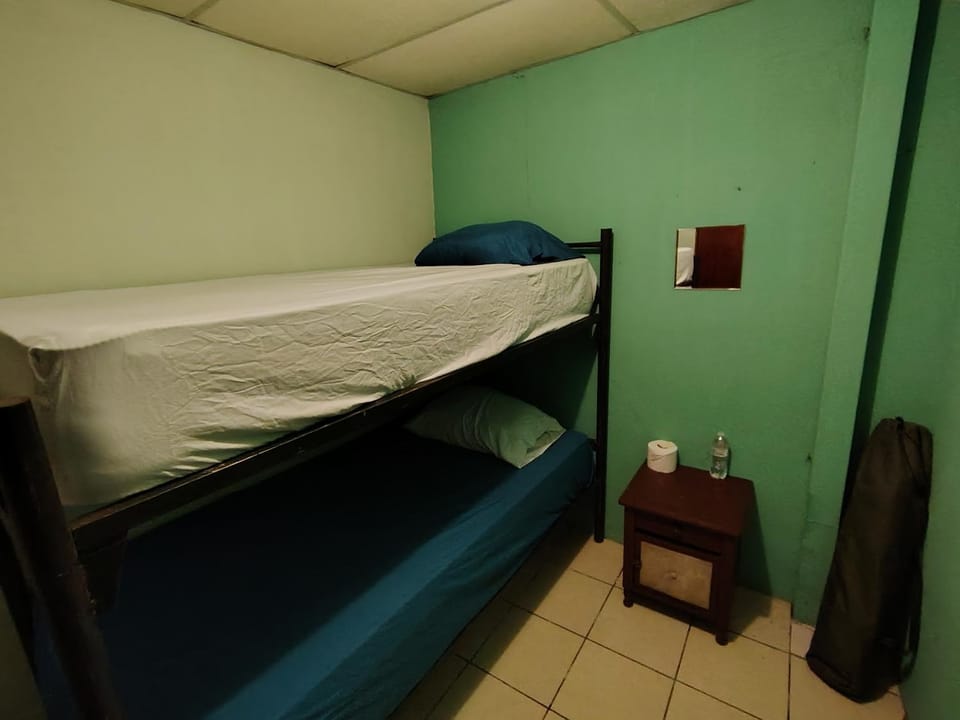 Bedroom, bunk bed