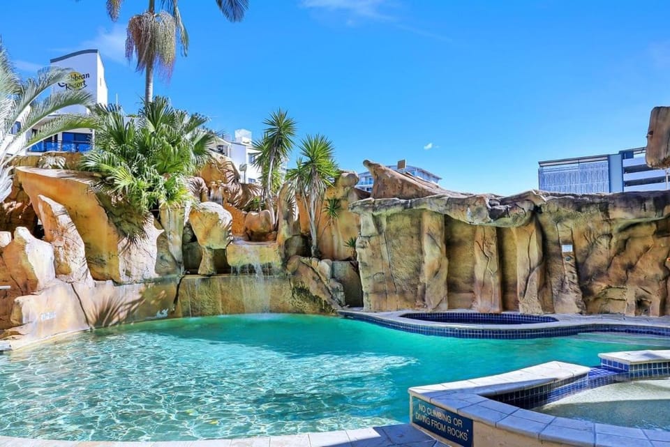 Landmark 1 Bedroom Beachside Escape Apartment in Sunshine Coast