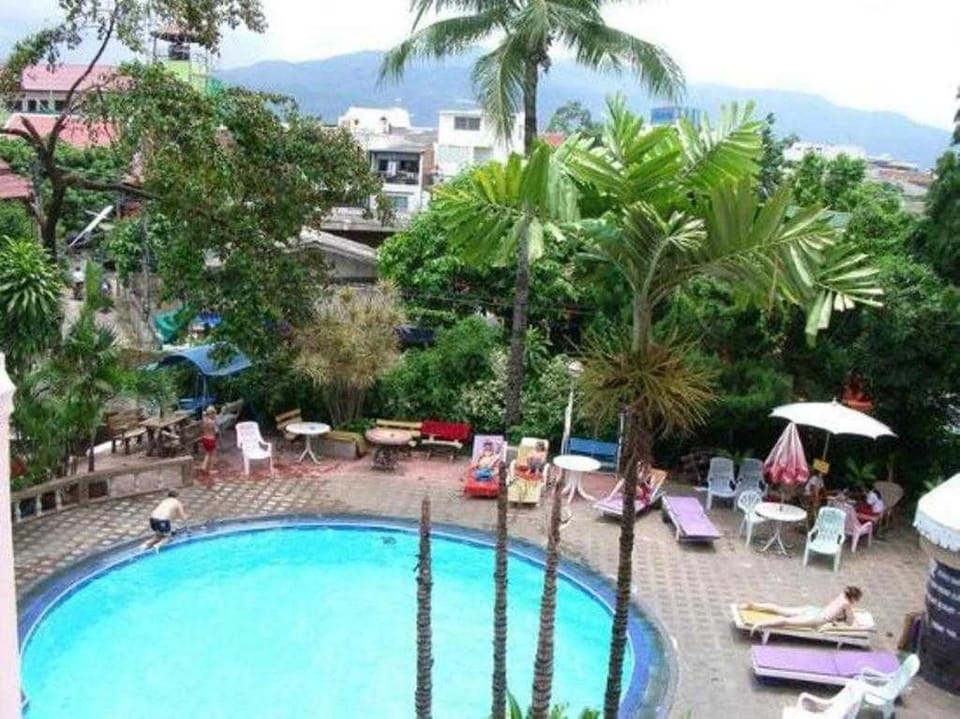 Swimming pool
