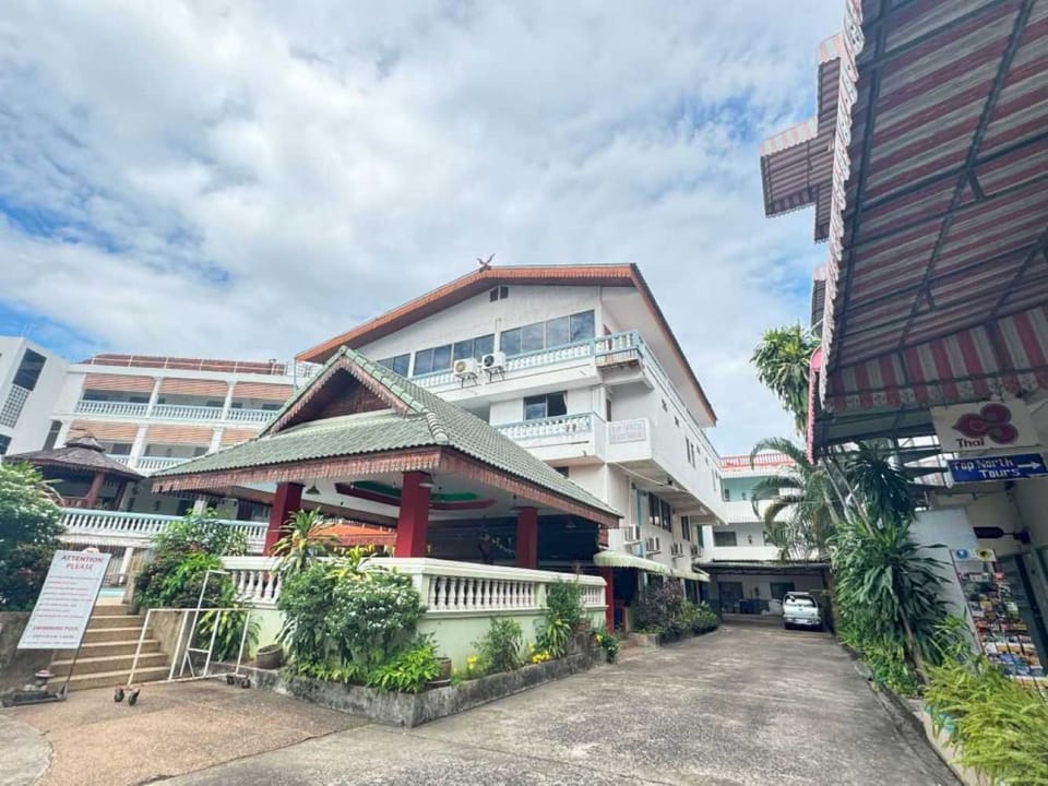 Property building, Facade/entrance