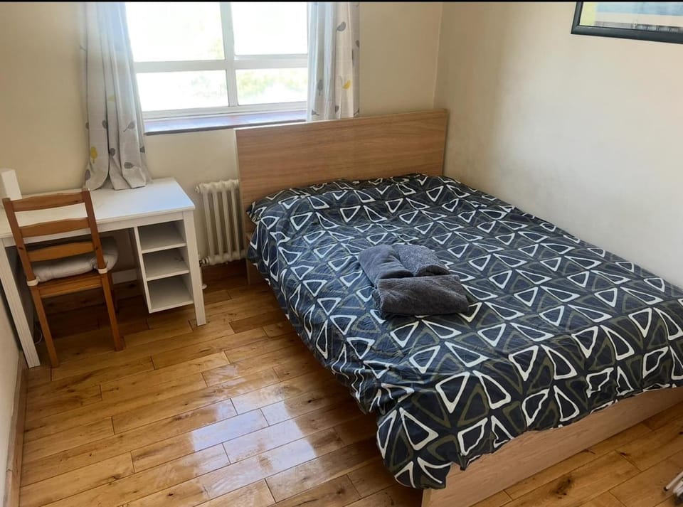 Central London Zone 1 cosy room with living room and balcony Vacation rental in City of Westminster