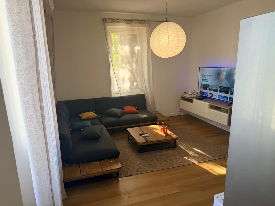 logement entier chambre salon proche du velodrome et Prado calme et spacieux Apartment in Marseille