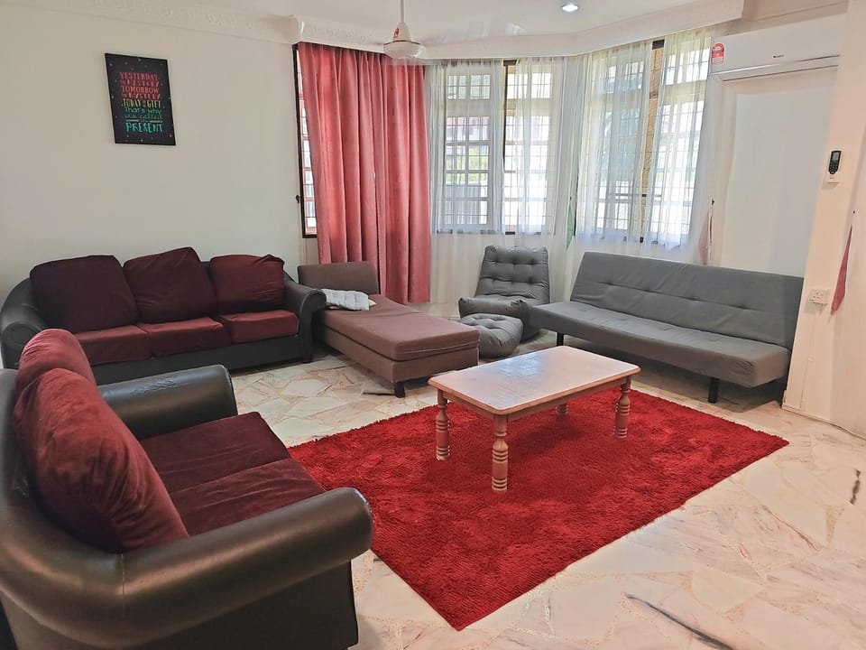 Saradise Staycation Semi Detached House House in Kuching