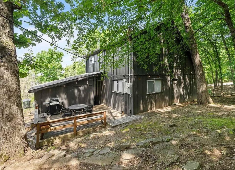 Fayetteville Getaway - Near Campus and Dickson House in Fayetteville