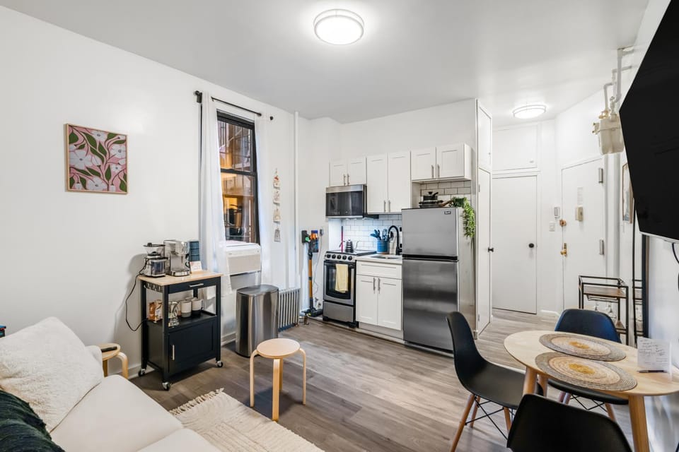 The Ultimate NYC Base 1BR near Times Sq & Columbus Circle Bed and Breakfast in Midtown