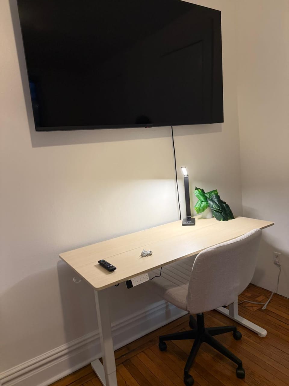 The Broadway Escape - Private Room in Times Square Bed and Breakfast in Midtown