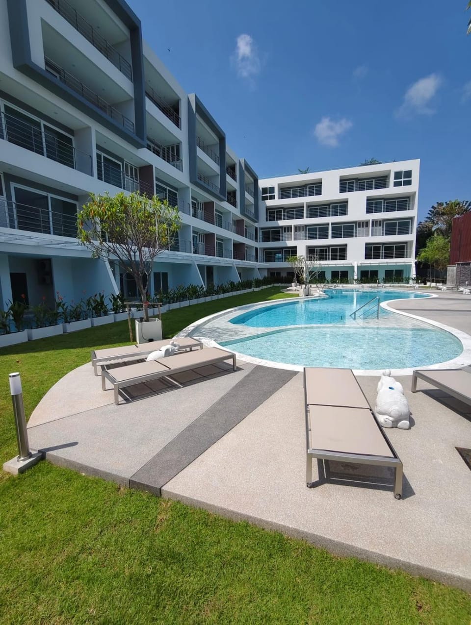 Swimming pool