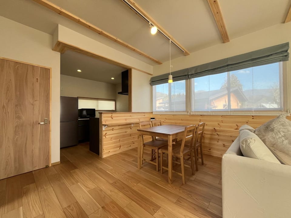 Photo of the whole room, Dining area