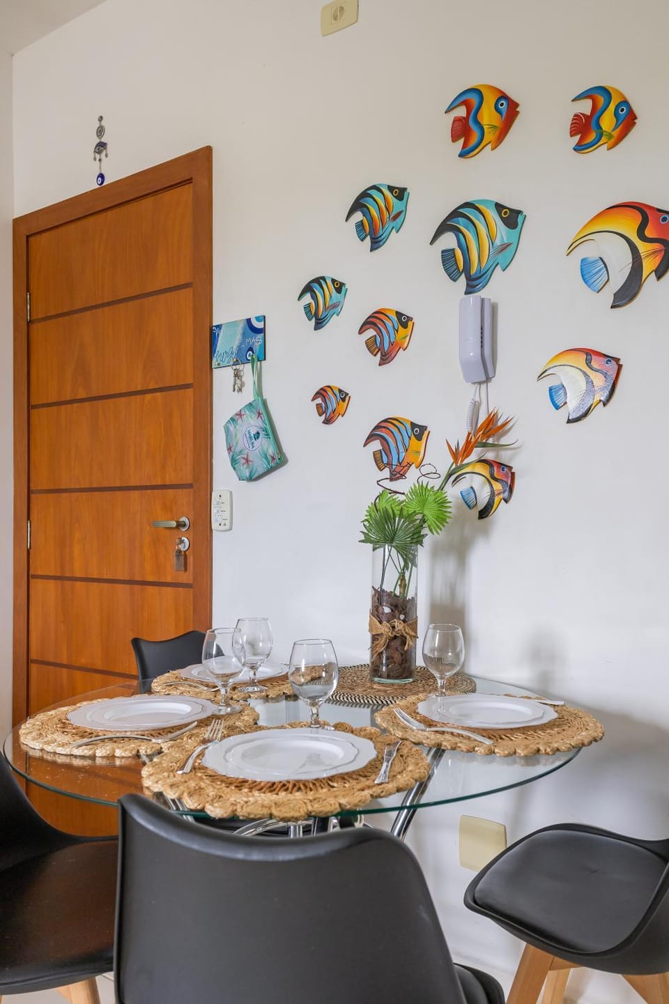Living room, Decorative detail, Dining area
