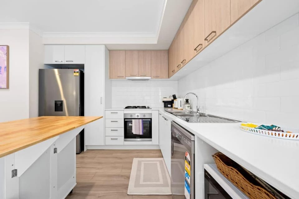 Modern 2BR Home in Wyndham Vale House in Melbourne