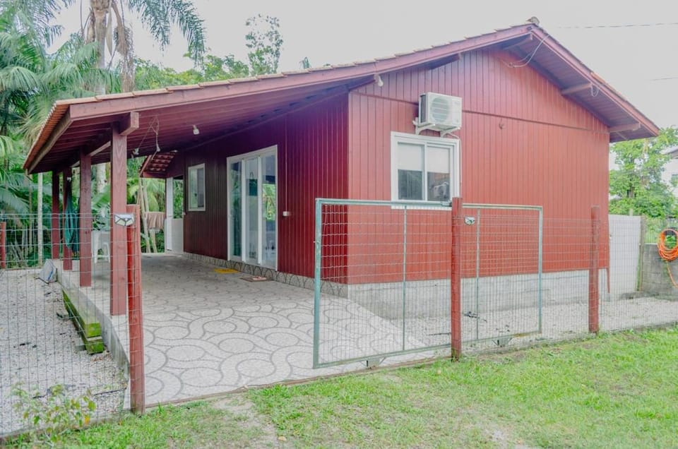 Casa Charmosa e Privativa no Campeche! House in Florianopolis