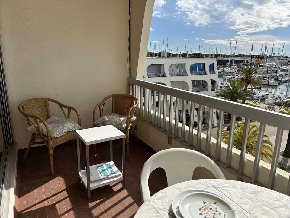 Appartement 4 pers. avec parking à Port Camargue - FR-1-250-324 Apartment in Le Grau-du-Roi