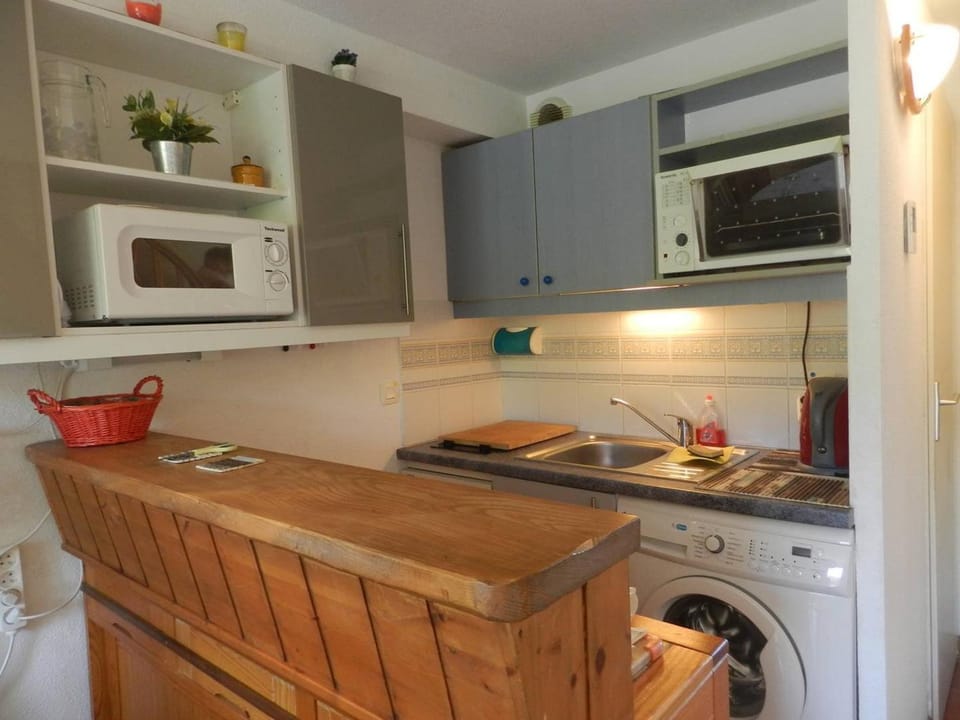 Duplex climatisé 2 chambres avec piscine et parking - Le Lavandou - FR-1-251-905 House in Le Lavandou
