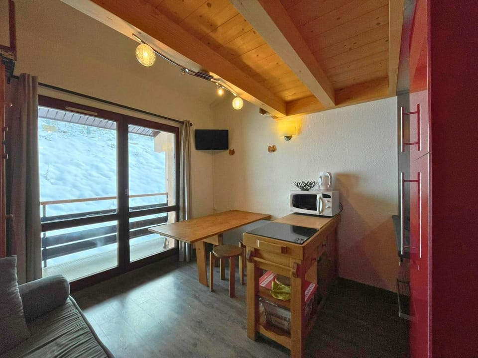 Studio cosy pour 4 personnes à 100m des pistes - FR-1-452-413 Apartment in Les Allues