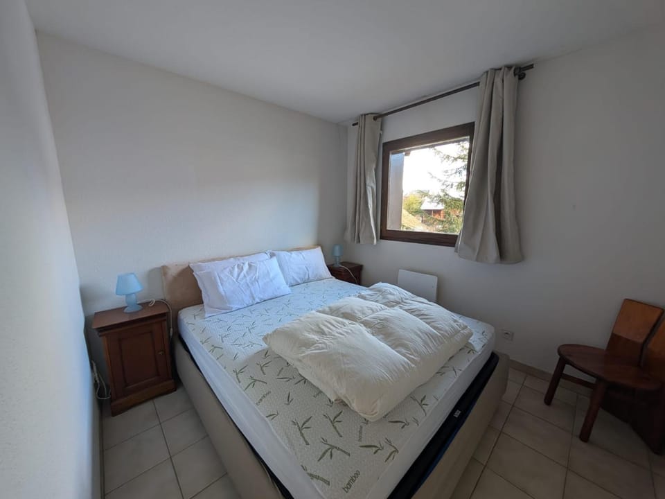 Appartement 4 pers. face aux pistes avec balcon sud, proche ESF - FR-1-445-235 Apartment in Montgenèvre