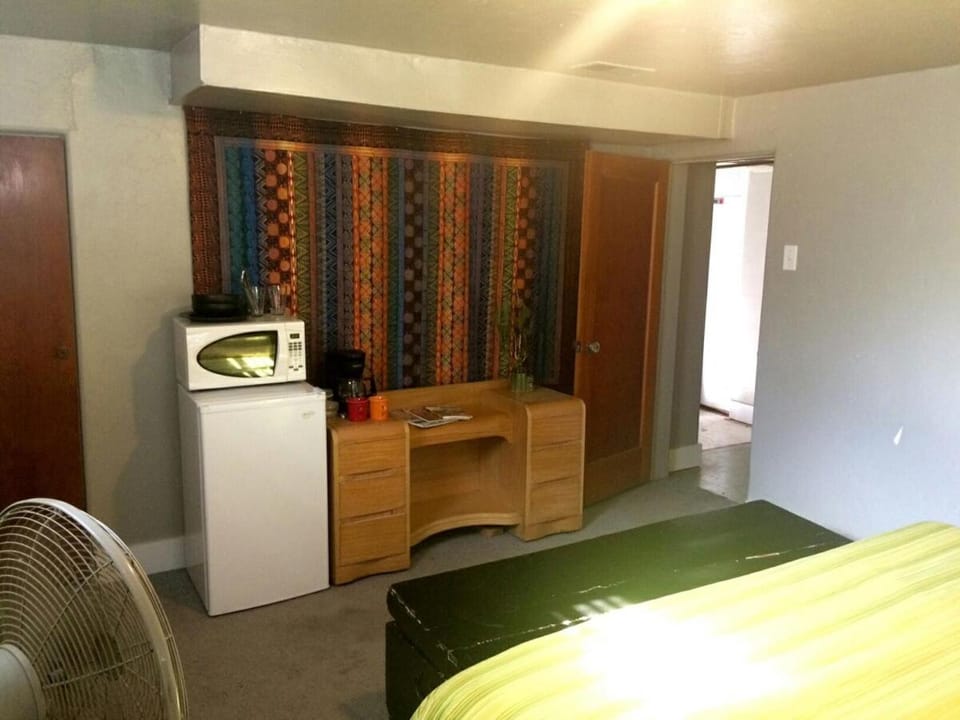 King Suite Between City and Slopes Apartment in Denver