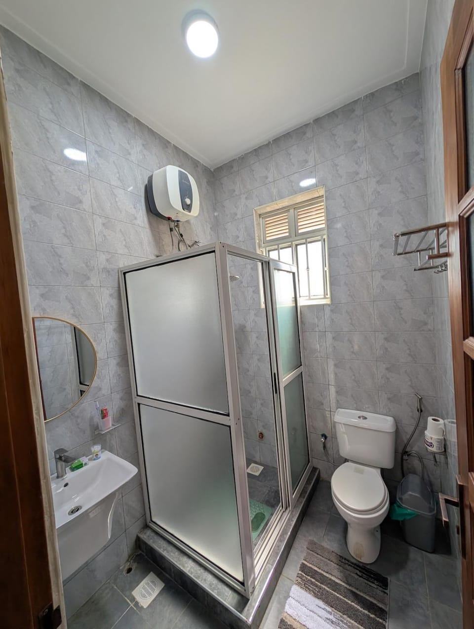 V's lake view Penthouse Apartment in Kampala