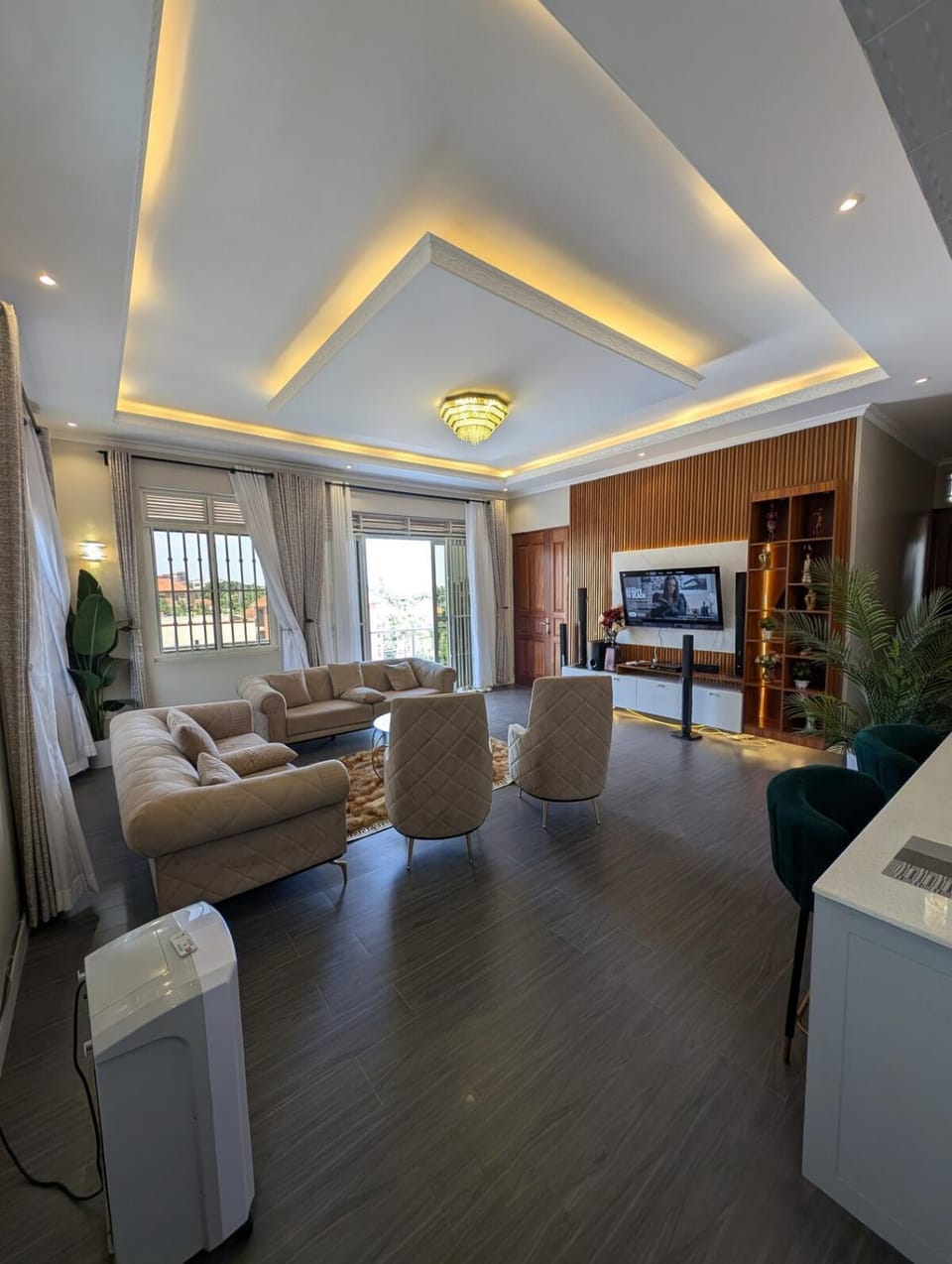 V's lake view Penthouse Apartment in Kampala