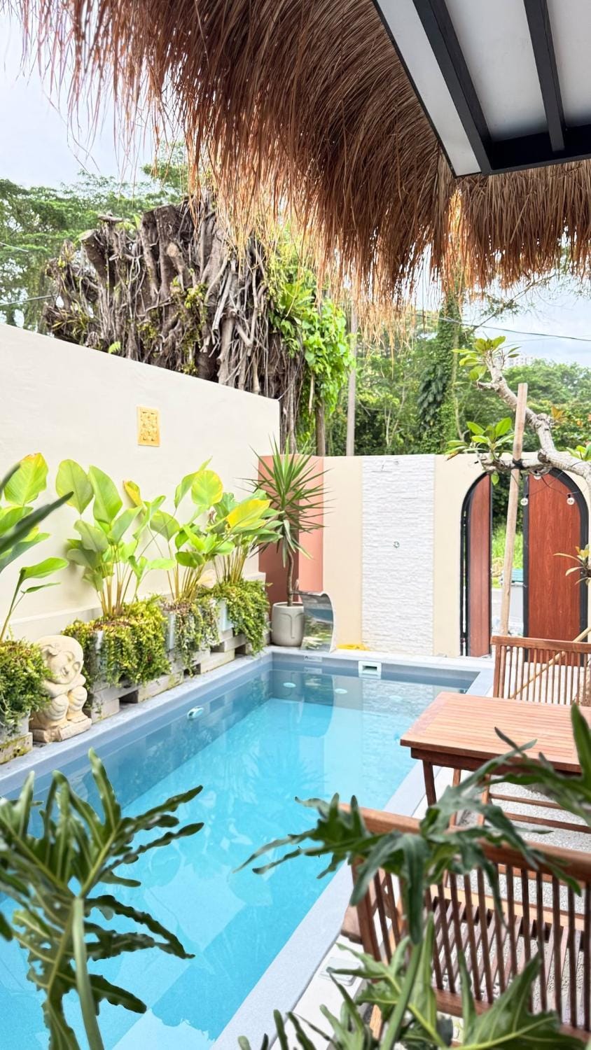 Patio, Natural landscape, Garden, Balcony/Terrace, Garden view, Pool view, Swimming pool, sunbed