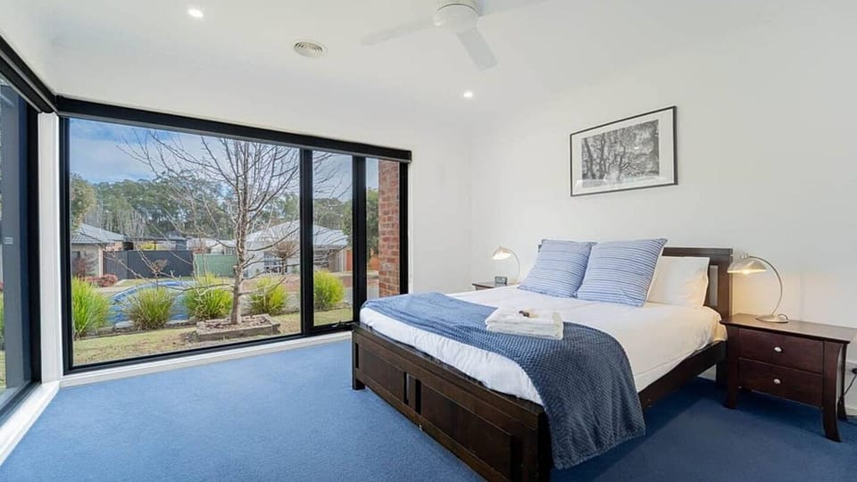 Parkland Garden Retreat House in Bendigo