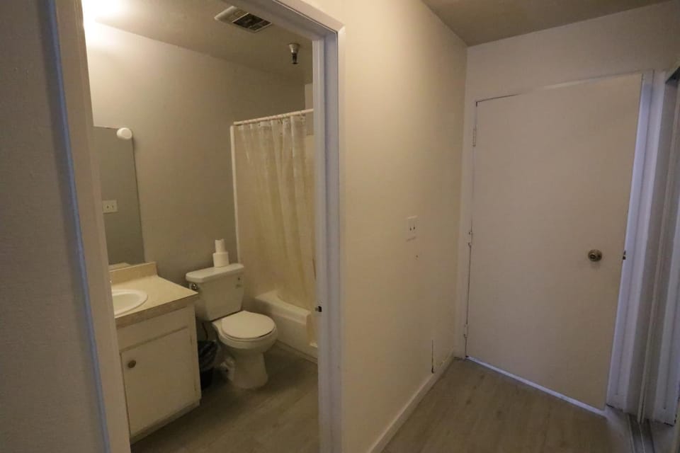 3 beds Apart in Beverly Hills Apartment in Beverly Hills