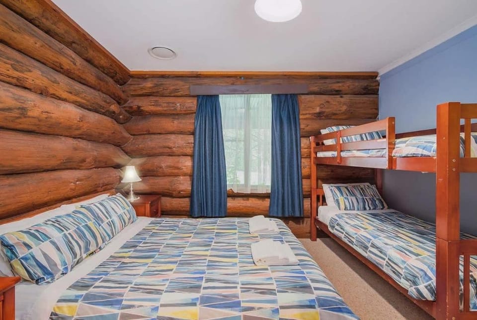 Canobolas Mountain Four-Bedroom Log Cabin Cabin in Canobolas