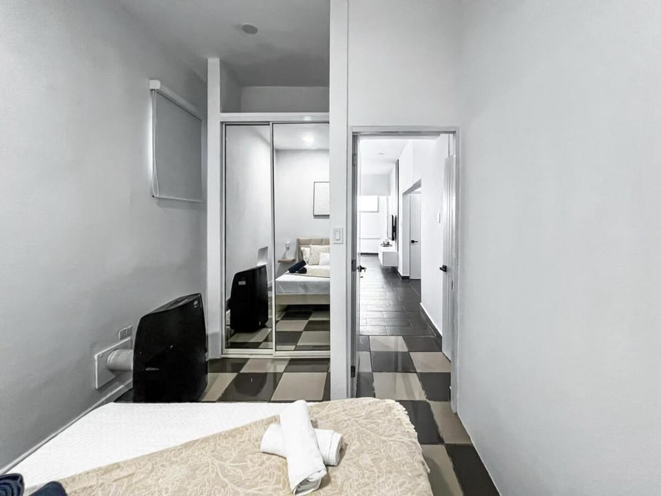 Centric First Floor Apt with Parking in San Juan Apartment in San Juan