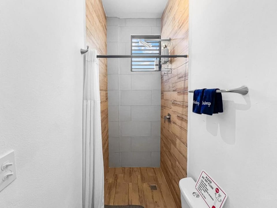Centric First Floor Apt with Parking in San Juan Apartment in San Juan