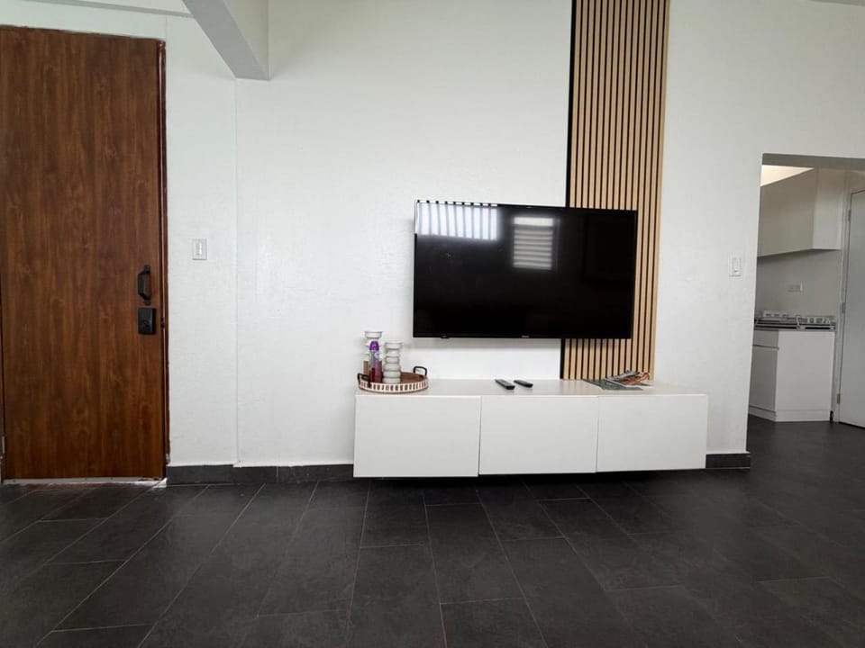 Centric First Floor Apt with Parking in San Juan Apartment in San Juan