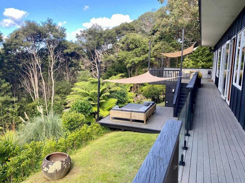 Private Sanctuary in Native Bush House in Auckland